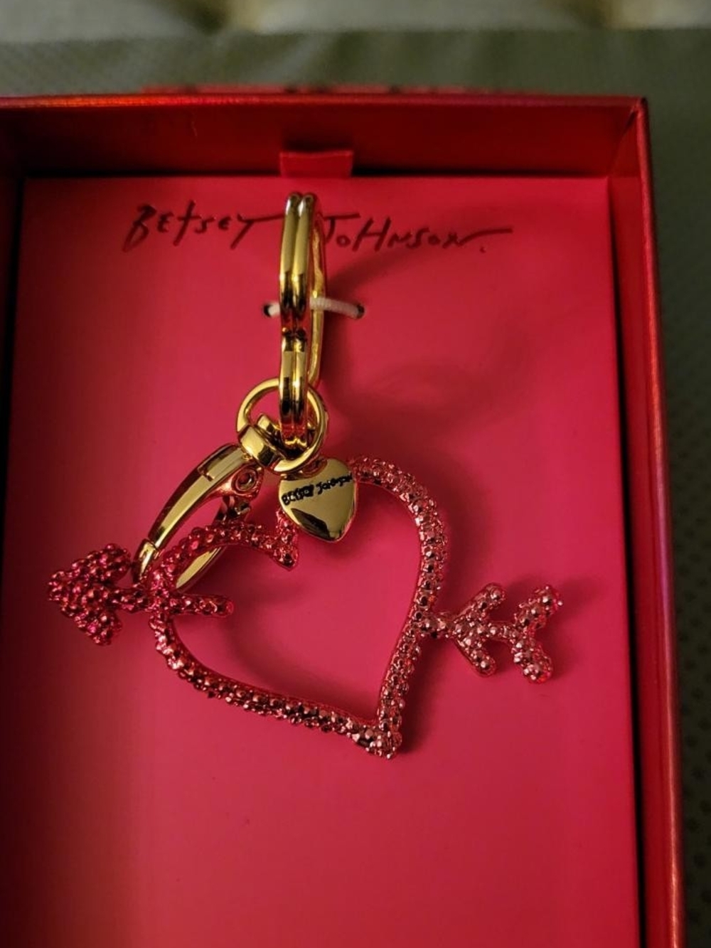 Betsey Johnson Gold & Pink Crystal Heart Arrow Key Charm. New In Box